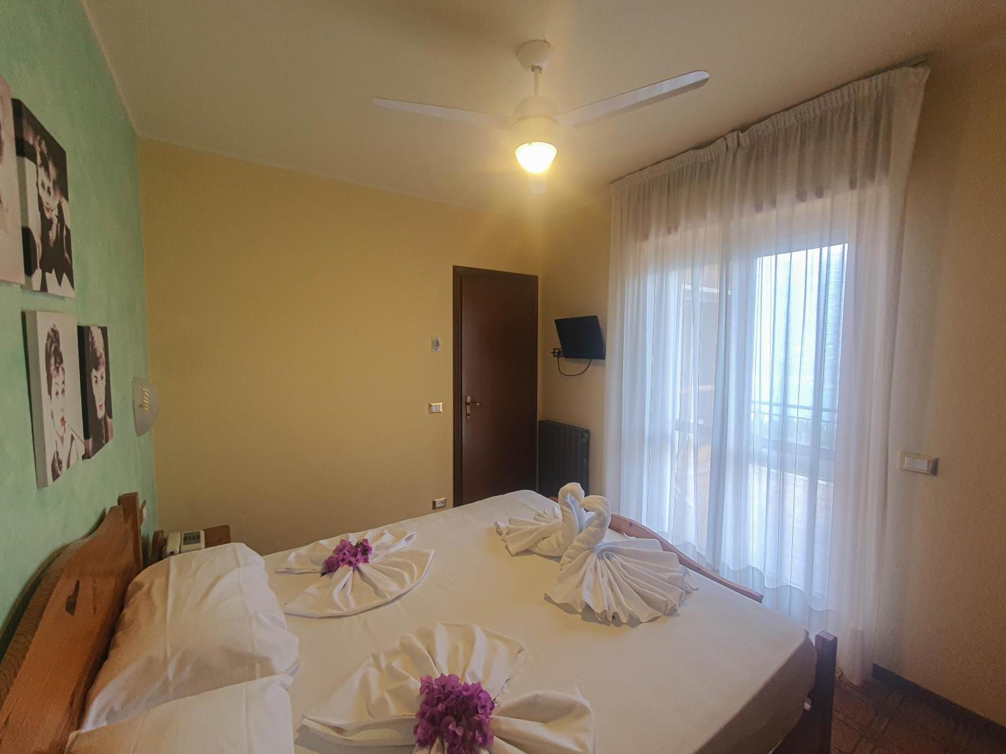 Residence Hotel Maxi Limone sul Garda Room photo