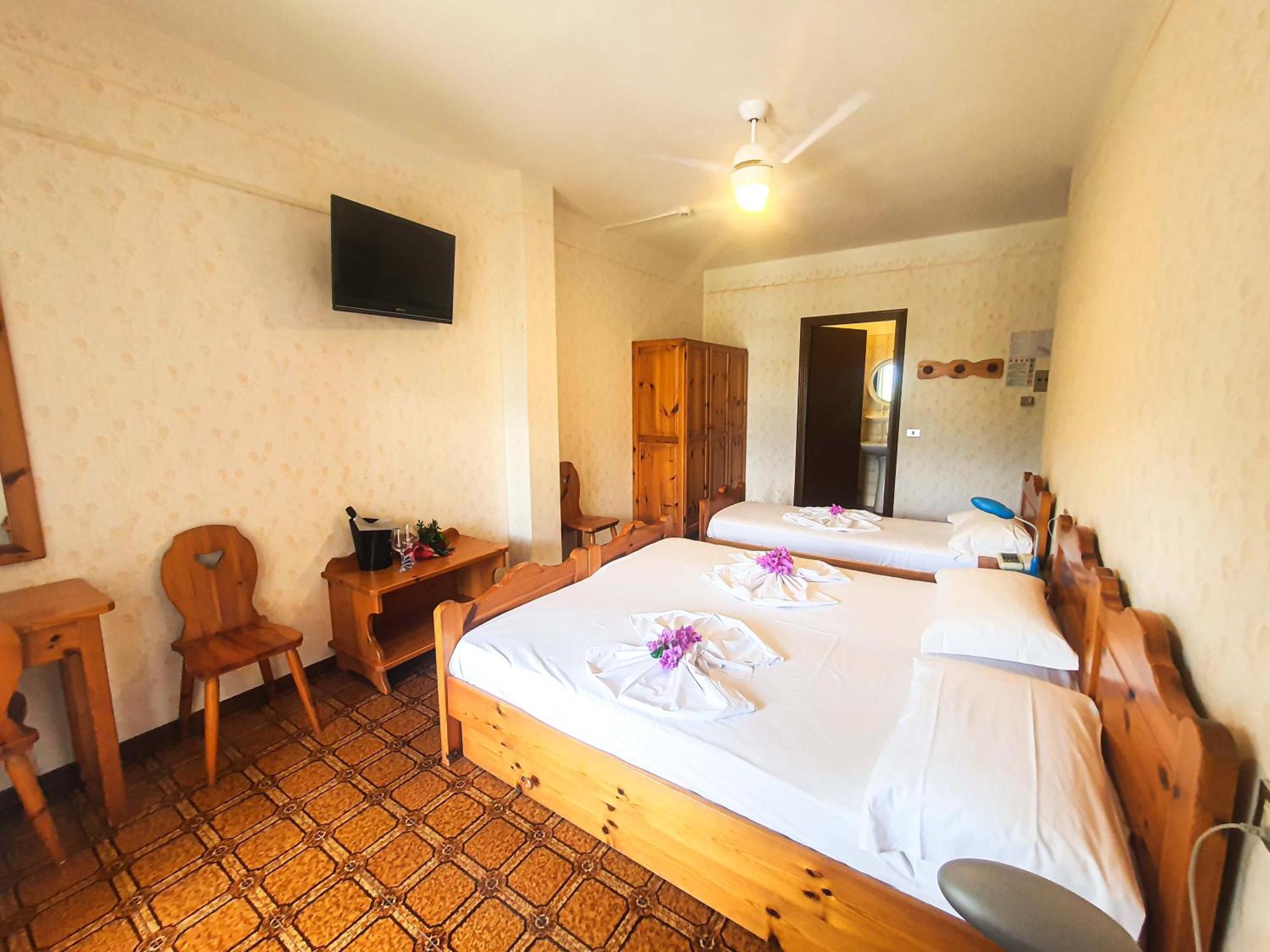 Residence Hotel Maxi Limone sul Garda Room photo