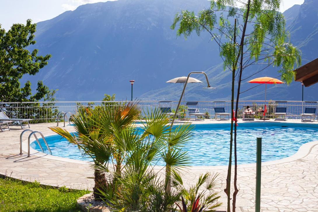 Residence Hotel Maxi Limone sul Garda Exterior photo