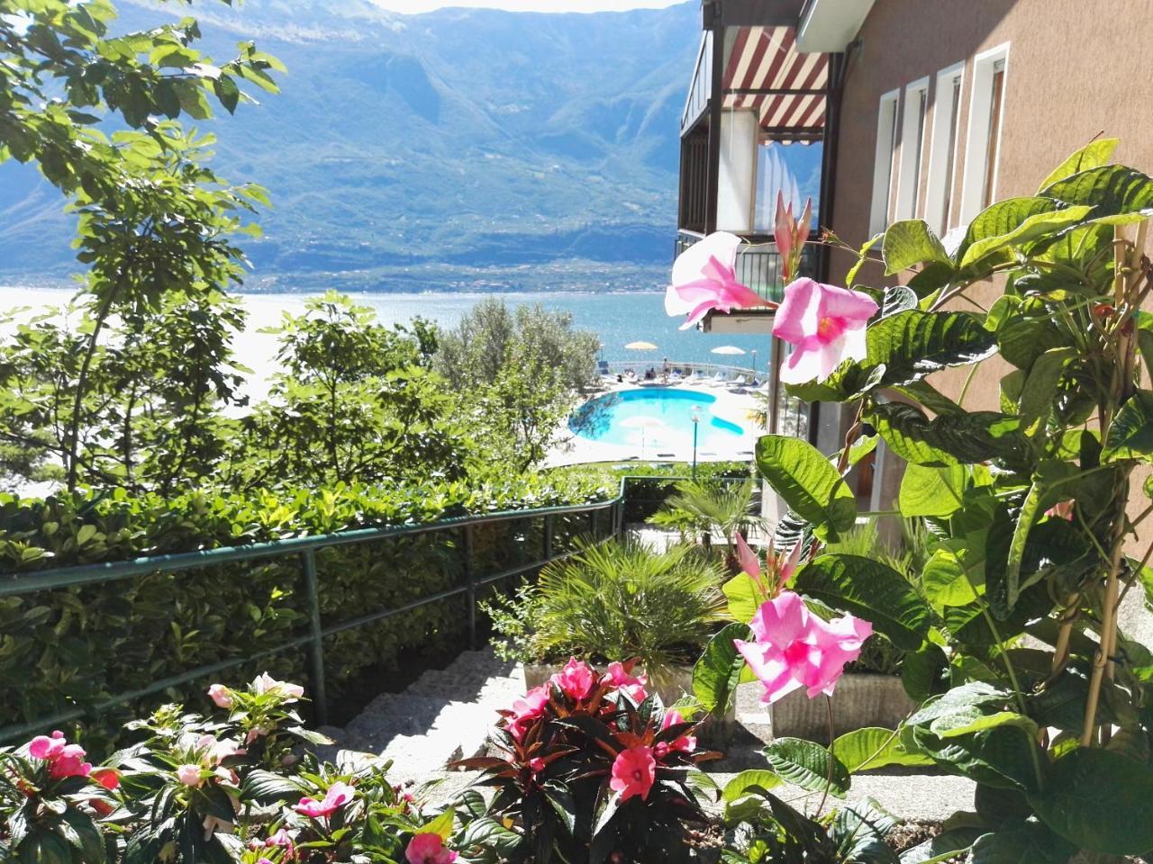 Residence Hotel Maxi Limone sul Garda Exterior photo